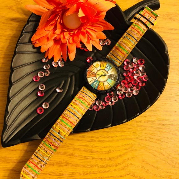 Adventure watch - Picture 4 of 4